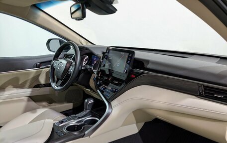Toyota Camry, 2021 год, 3 200 000 рублей, 15 фотография