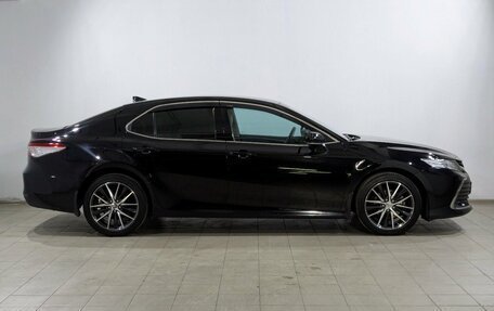 Toyota Camry, 2021 год, 3 200 000 рублей, 11 фотография