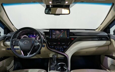 Toyota Camry, 2021 год, 3 200 000 рублей, 27 фотография