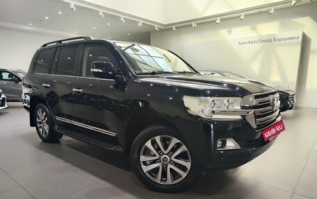 Toyota Land Cruiser 200, 2018 год, 6 300 000 рублей, 3 фотография