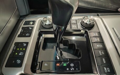 Toyota Land Cruiser 200, 2018 год, 6 300 000 рублей, 23 фотография