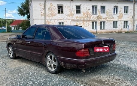 Mercedes-Benz E-Класс, 1997 год, 240 000 рублей, 3 фотография