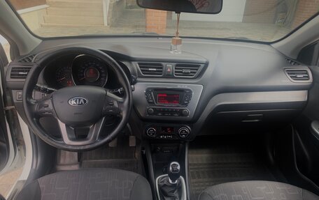 KIA Rio III рестайлинг, 2013 год, 800 000 рублей, 3 фотография