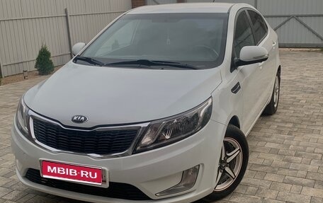 KIA Rio III рестайлинг, 2013 год, 800 000 рублей, 1 фотография
