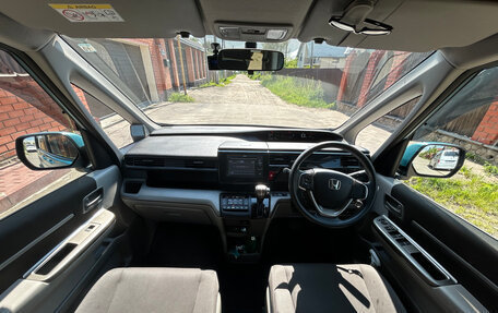 Honda Stepwgn IV, 2018 год, 1 800 000 рублей, 7 фотография