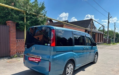 Honda Stepwgn IV, 2018 год, 1 800 000 рублей, 3 фотография
