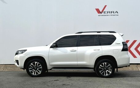 Toyota Land Cruiser Prado 150 рестайлинг 2, 2021 год, 5 780 000 рублей, 2 фотография
