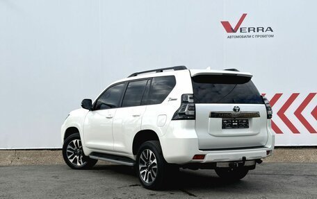 Toyota Land Cruiser Prado 150 рестайлинг 2, 2021 год, 5 780 000 рублей, 3 фотография