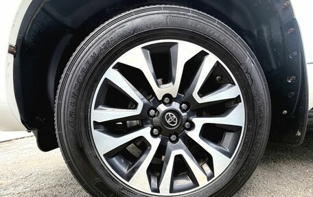 Toyota Land Cruiser Prado 150 рестайлинг 2, 2021 год, 5 780 000 рублей, 7 фотография