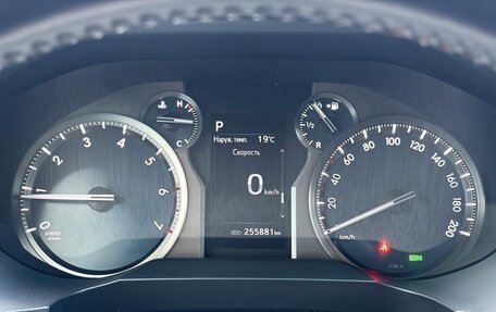Toyota Land Cruiser Prado 150 рестайлинг 2, 2021 год, 5 780 000 рублей, 9 фотография
