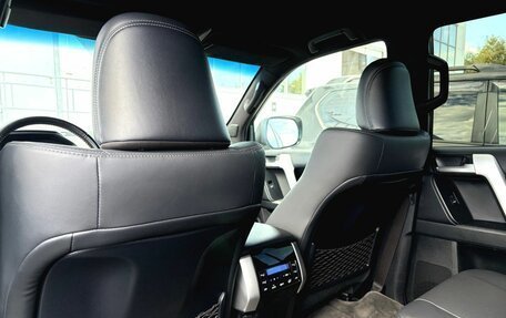 Toyota Land Cruiser Prado 150 рестайлинг 2, 2021 год, 5 780 000 рублей, 19 фотография