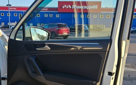 Volkswagen Tiguan II, 2018 год, 2 900 000 рублей, 24 фотография