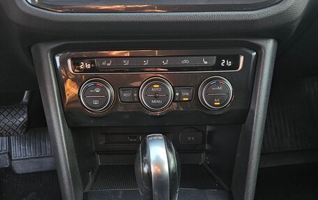 Volkswagen Tiguan II, 2018 год, 2 900 000 рублей, 22 фотография