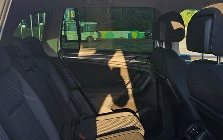 Volkswagen Tiguan II, 2018 год, 2 900 000 рублей, 26 фотография