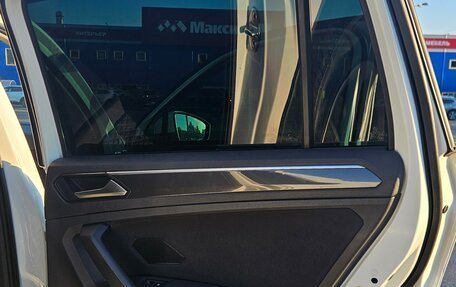 Volkswagen Tiguan II, 2018 год, 2 900 000 рублей, 25 фотография