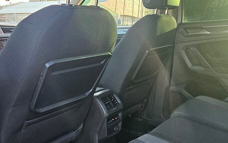 Volkswagen Tiguan II, 2018 год, 2 900 000 рублей, 28 фотография