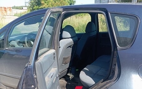 Mitsubishi Colt VI рестайлинг, 2004 год, 200 000 рублей, 6 фотография