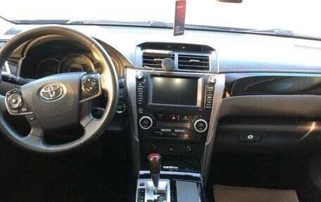 Toyota Camry, 2014 год, 1 900 000 рублей, 4 фотография