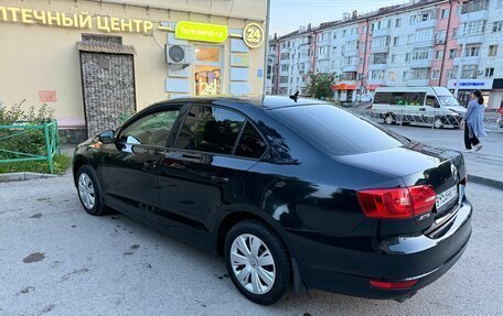 Volkswagen Jetta VI, 2013 год, 650 000 рублей, 2 фотография