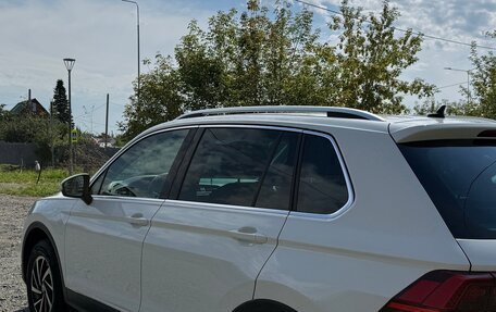 Volkswagen Tiguan II, 2018 год, 2 700 000 рублей, 2 фотография