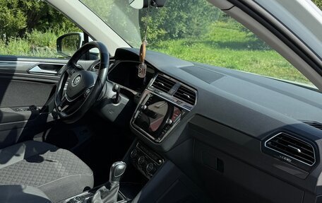 Volkswagen Tiguan II, 2018 год, 2 700 000 рублей, 6 фотография