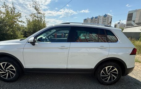 Volkswagen Tiguan II, 2018 год, 2 700 000 рублей, 4 фотография