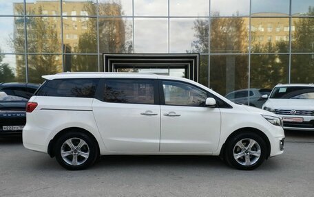 KIA Carnival III, 2017 год, 2 399 000 рублей, 8 фотография