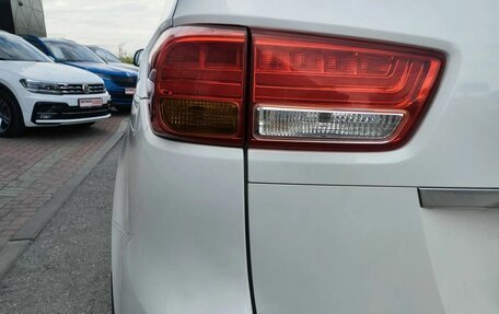 KIA Carnival III, 2017 год, 2 399 000 рублей, 13 фотография