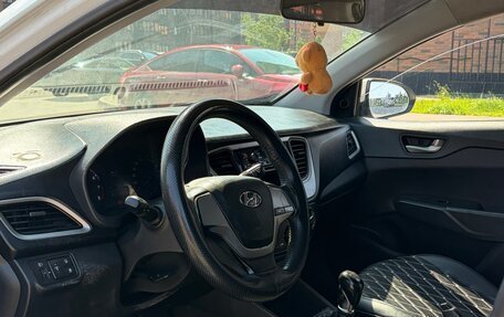Hyundai Solaris II рестайлинг, 2017 год, 385 000 рублей, 7 фотография