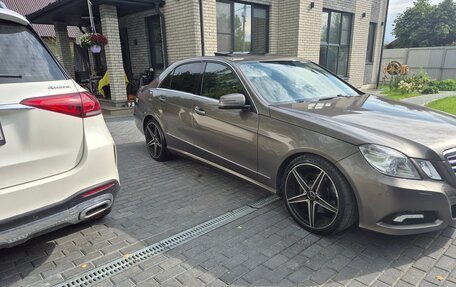Mercedes-Benz E-Класс, 2009 год, 1 350 000 рублей, 6 фотография