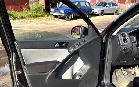 Volkswagen Tiguan I, 2010 год, 700 000 рублей, 2 фотография