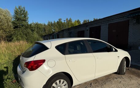 Opel Astra J, 2014 год, 880 000 рублей, 6 фотография