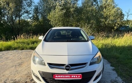 Opel Astra J, 2014 год, 880 000 рублей, 2 фотография