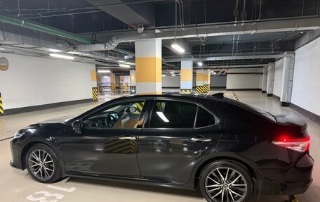 Toyota Camry, 2023 год, 3 300 000 рублей, 5 фотография