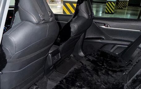 Toyota Camry, 2023 год, 3 300 000 рублей, 8 фотография