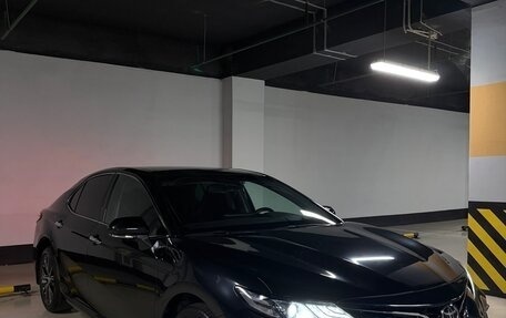 Toyota Camry, 2023 год, 3 300 000 рублей, 3 фотография