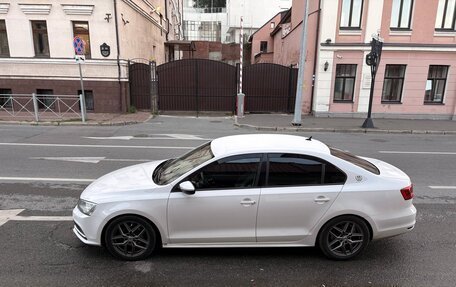 Volkswagen Jetta VI, 2015 год, 1 100 000 рублей, 2 фотография