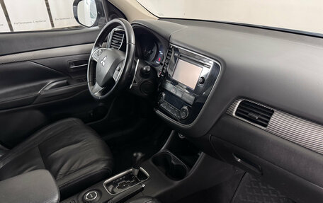 Mitsubishi Outlander III рестайлинг 3, 2012 год, 1 370 000 рублей, 9 фотография