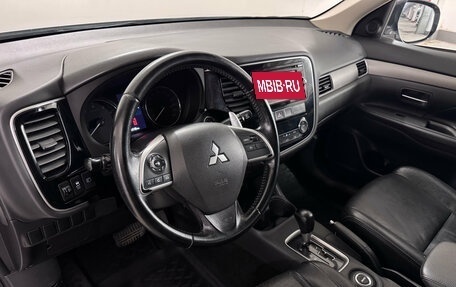 Mitsubishi Outlander III рестайлинг 3, 2012 год, 1 370 000 рублей, 7 фотография