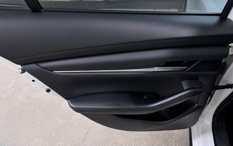Mazda 3, 2020 год, 1 743 000 рублей, 24 фотография