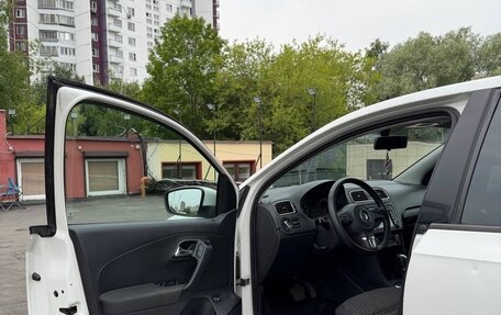 Volkswagen Polo VI (EU Market), 2011 год, 655 000 рублей, 14 фотография