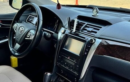 Toyota Camry, 2017 год, 2 000 000 рублей, 4 фотография