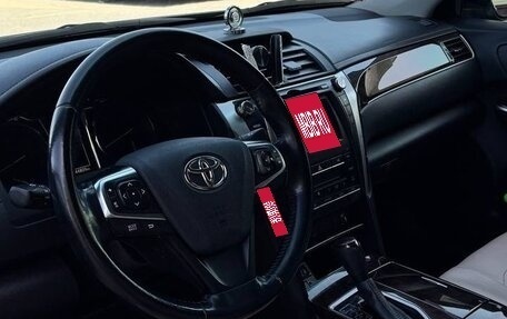 Toyota Camry, 2017 год, 2 000 000 рублей, 6 фотография