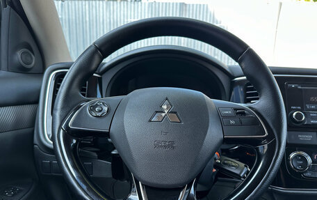 Mitsubishi Outlander III рестайлинг 3, 2018 год, 2 150 000 рублей, 7 фотография
