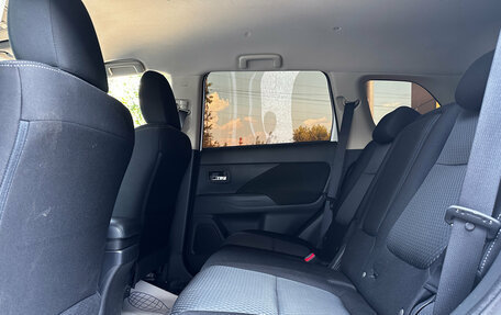 Mitsubishi Outlander III рестайлинг 3, 2018 год, 2 150 000 рублей, 13 фотография