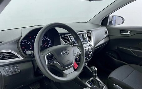 Hyundai Solaris II рестайлинг, 2021 год, 1 900 000 рублей, 5 фотография
