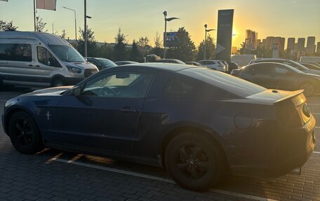 Ford Mustang VI рестайлинг, 2010 год, 1 400 000 рублей, 5 фотография