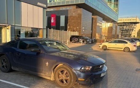 Ford Mustang VI рестайлинг, 2010 год, 1 400 000 рублей, 2 фотография
