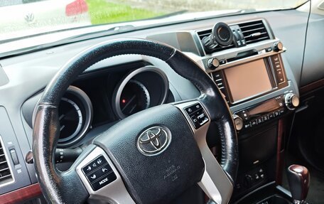 Toyota Land Cruiser Prado 150 рестайлинг 2, 2014 год, 3 400 000 рублей, 12 фотография