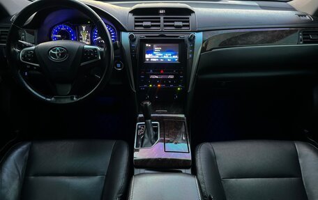 Toyota Camry, 2017 год, 2 100 000 рублей, 39 фотография